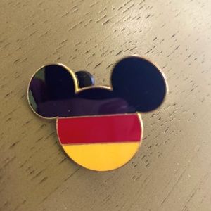 Vintage DisneyLand Resort Paris Official Pin Trading 2008 Mickey Mouse !
